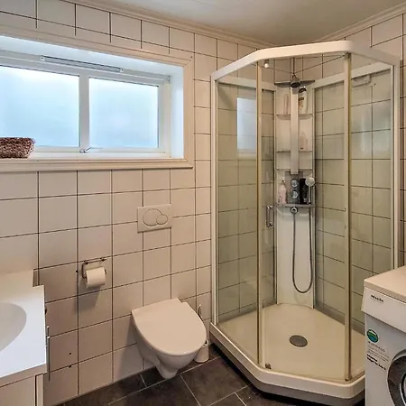 Holiday home 4 Bedroom Lovely In Hebnes