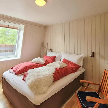 4 Bedroom Lovely In Dom wakacyjny *